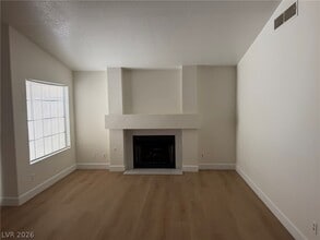 Building Photo - 2324 Chapman Hill Dr
