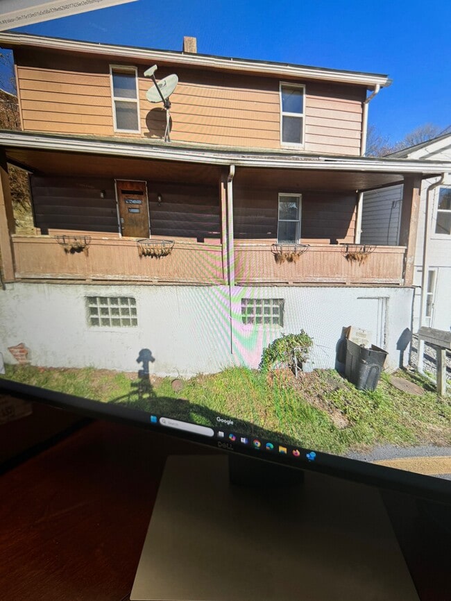 Building Photo - 379 Evans St Building Photo - 379 Evans St