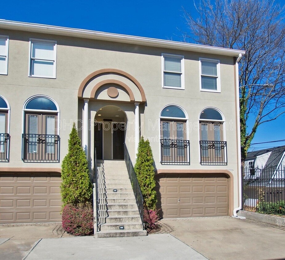 Foto principal - 835 Piedmont Ave NE