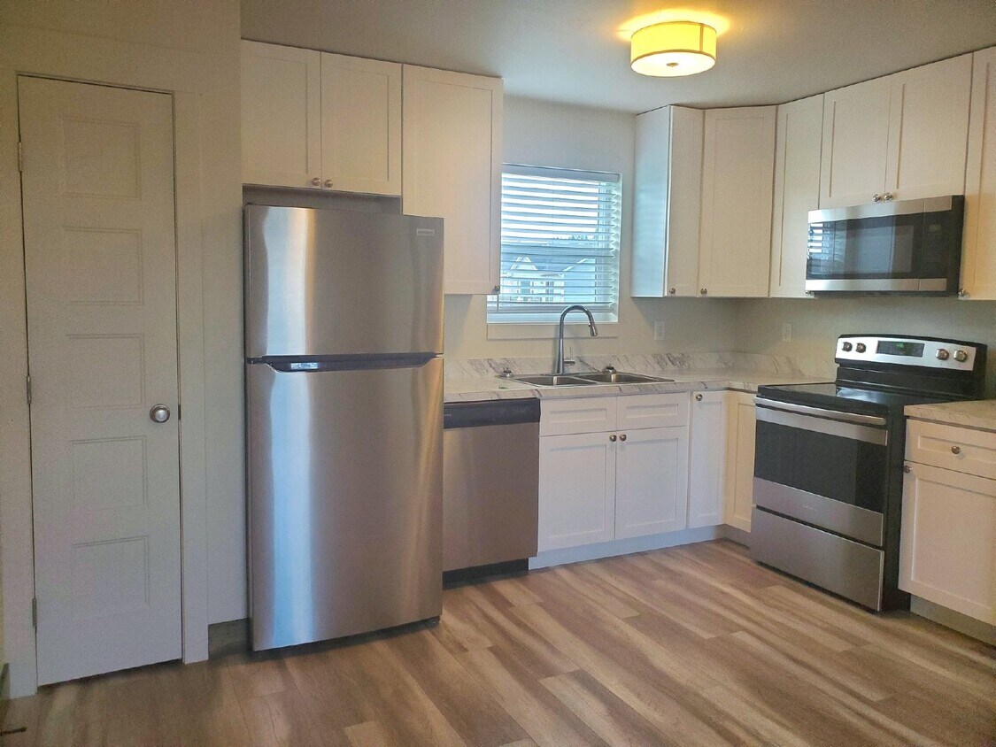 139 Jewel Basin Ct Unit B4, Bigfork, MT 59911 Room for Rent in