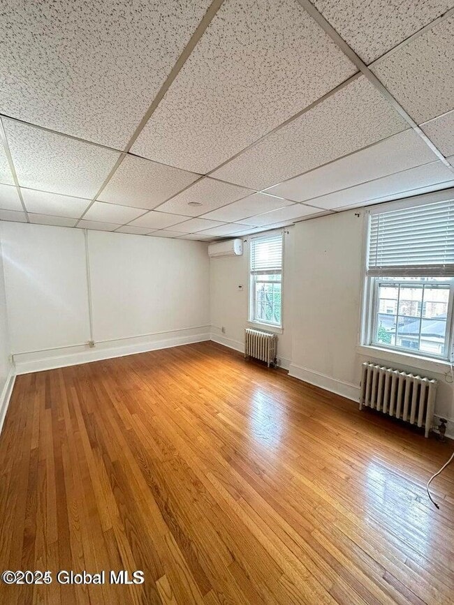 Building Photo - 15 2nd St