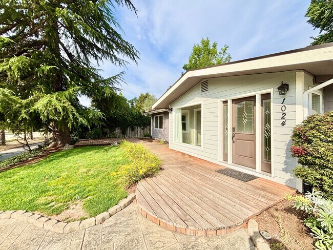 Building Photo - Charming Medina Home For Rent