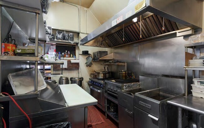 Commerical unit kitchen - 288 27th St