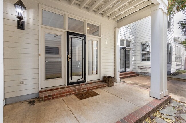 Building Photo - 948 River Breeze Dr