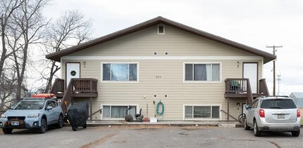 Building Photo - 206 S Davis St