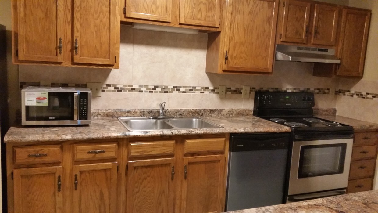 9329 Old Concord Rd, Charlotte, NC 28213 Condo for Rent in Charlotte