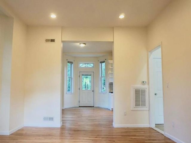 Primary Photo - 2 Stewart Pl