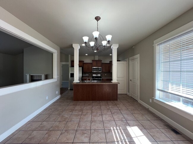 Building Photo - 8707 MacLaren Ave