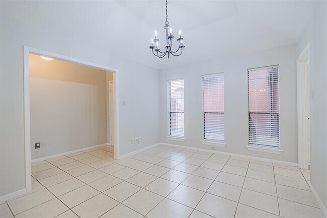 Building Photo - 21615 Park York Dr