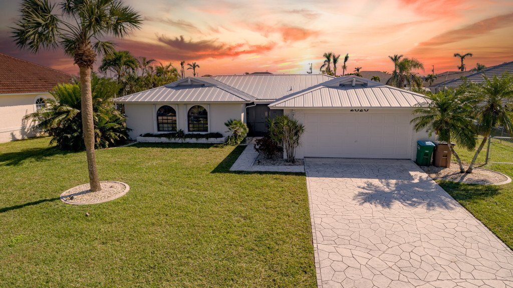 Photo - 2020 SE 20th Ln (Cape Coral, FL)