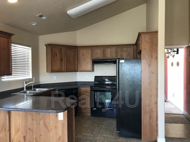Building Photo - 1212 W 50 N