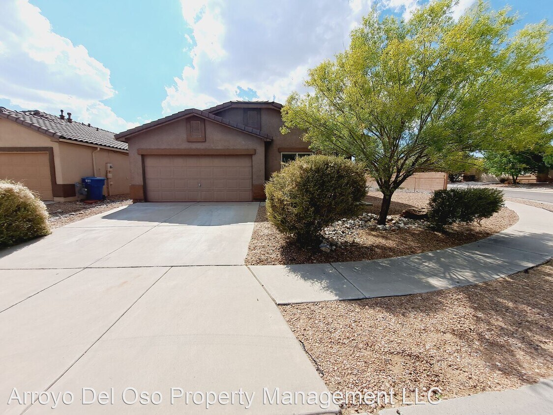 Primary Photo - 3 br, 2 bath House - 671 Purple Aster Ave SW