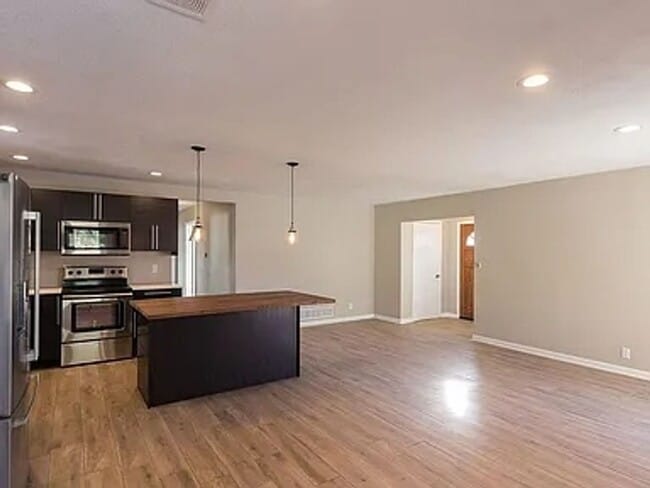 Building Photo - 2400 W 45th Ave
