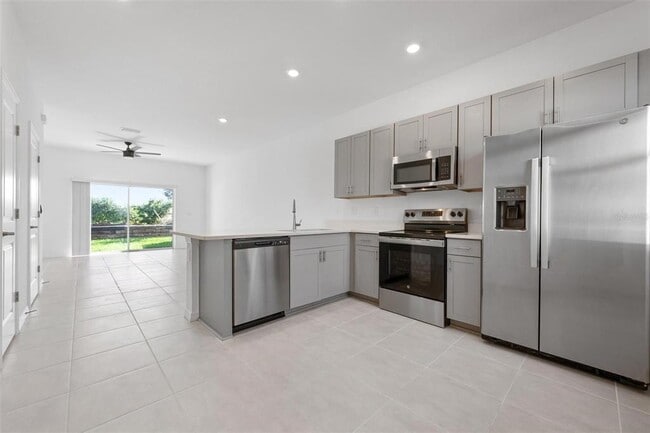 Building Photo - 8565 Daybreak St