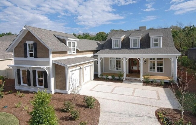 Building Photo - 73 Hampton Lake Dr