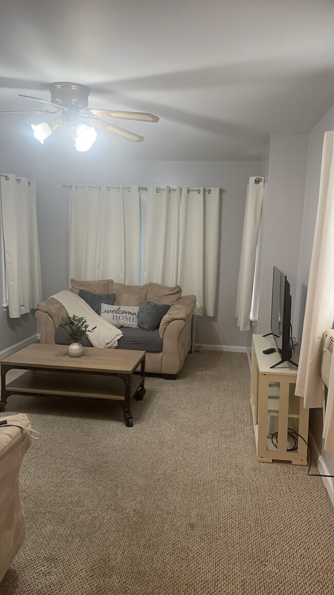 SALA DE ESTAR - 457 Union St