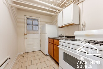 Building Photo - 2886 N Clark St