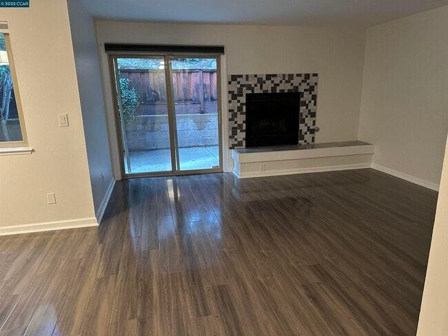 Building Photo - 105 Via Cabrera Ln