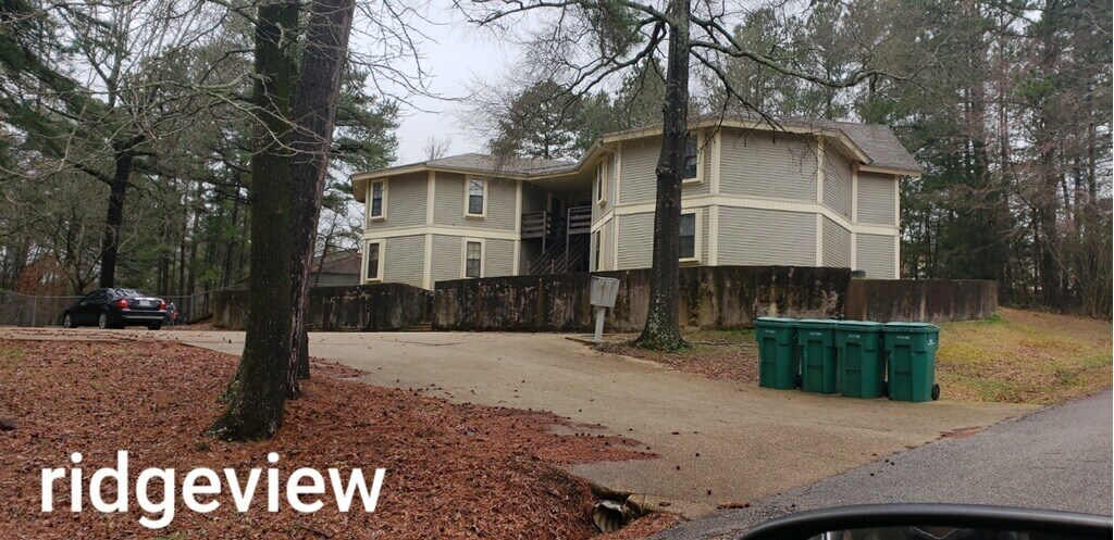 Primary Photo - 715 Ridgeview Dr