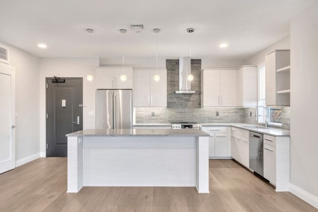 Interior Photo - The Royal Blue