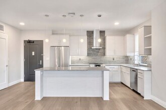 Interior Photo - The Royal Blue