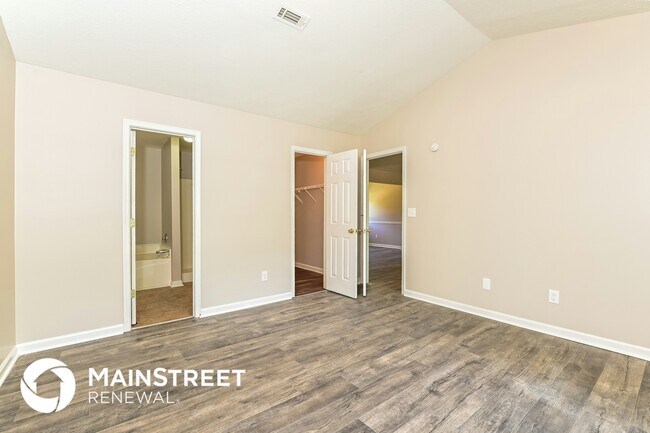 Foto del edificio - 107 Live Oak Dr