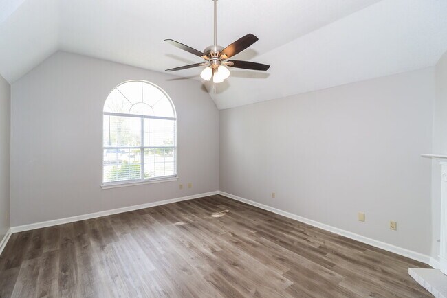 Building Photo - 1838 Black Bear Cir E