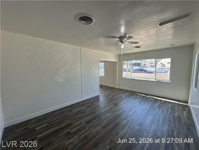 Building Photo - Henderson Single-Story with Huge Backyard & Covered Patio