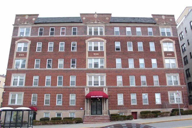Building Photo - 6045 Boulevard E