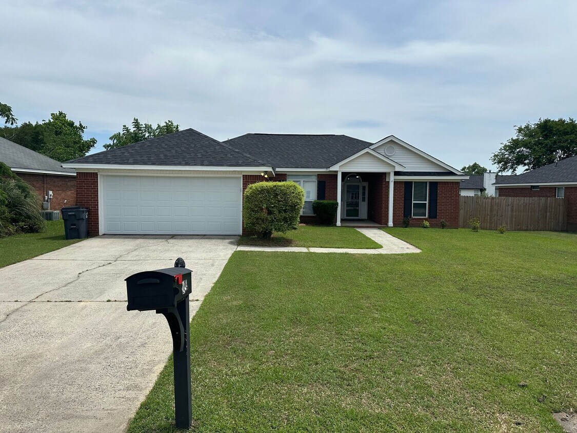 Primary Photo - Beautiful 3 BR, 2 BA home for rent in Colu...