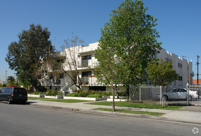 Building Photo - Oxford Court Apartments