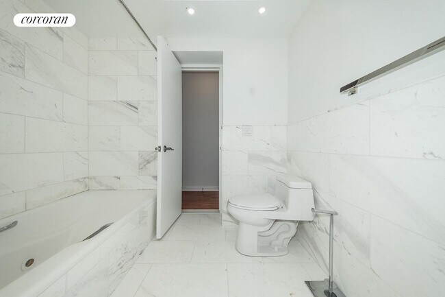 Foto del edificio - 721-725 5th Ave