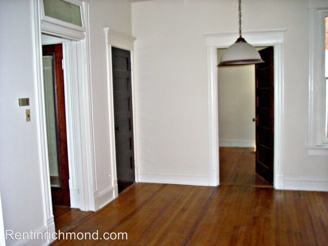 Building Photo - 2302 Stuart Ave