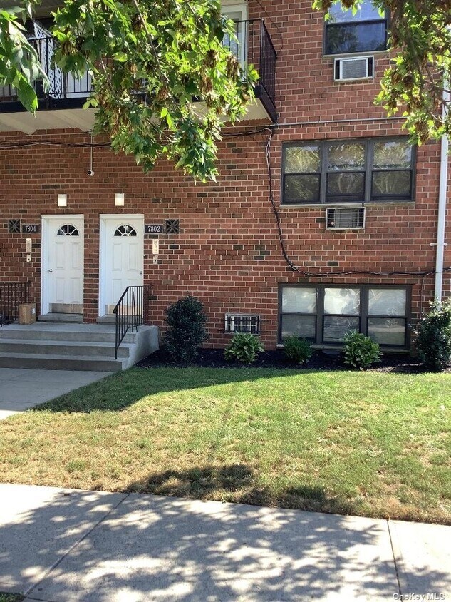 782 153rd Ave Unit F, Howard Beach, NY 11414 Condo for Rent in