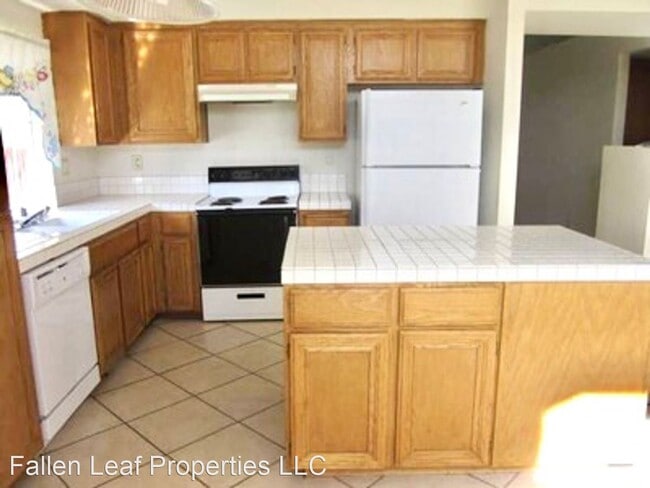 Building Photo - 3 br, 2 bath House - 1185 Red Leaf Way