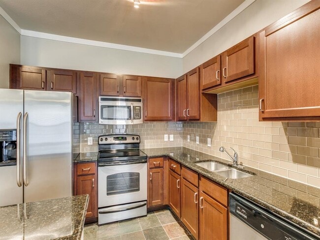 Building Photo - 609 Cabral Cir