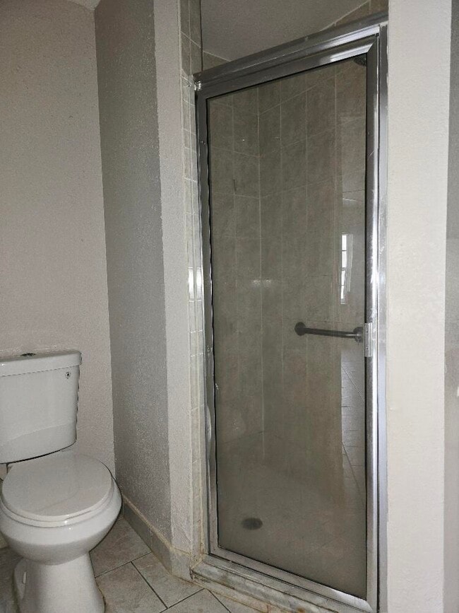Building Photo - 1406 White Pine Dr