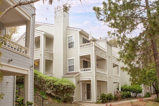 Foto del edificio - 7634 Hollister Ave