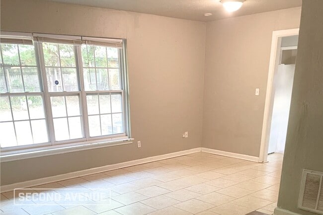 Foto del edificio - 1521 Meyers Pl