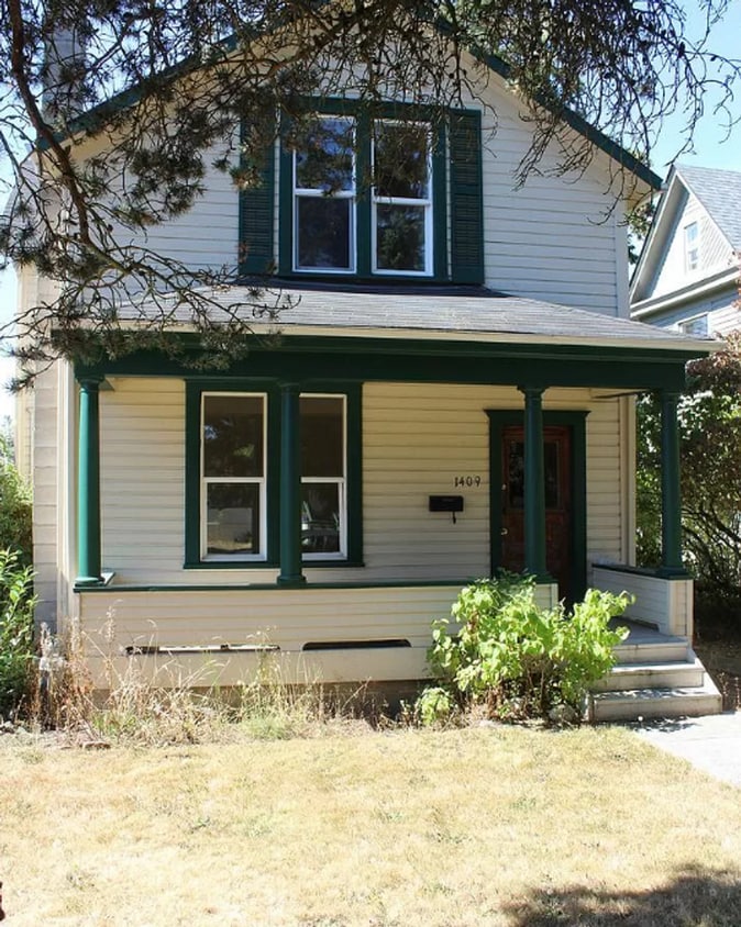 Primary Photo - 6 bedroom, 2 bath home available in York N...