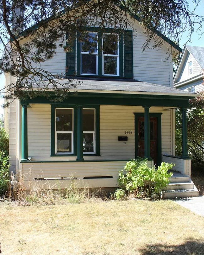 Building Photo - 1409 Iron St