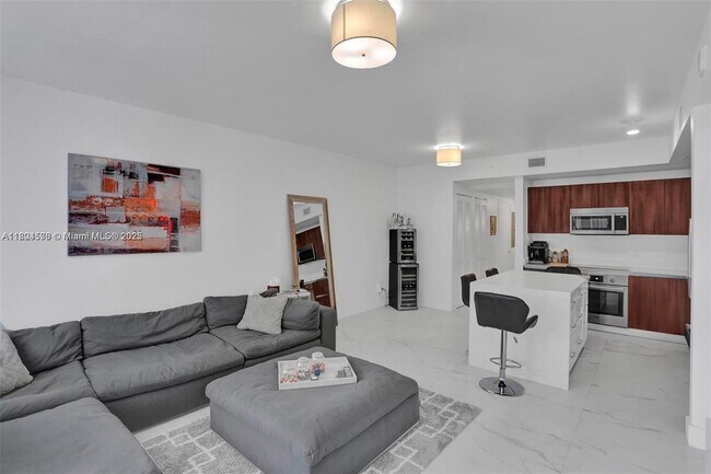 Foto del edificio - 488 NE 18th St