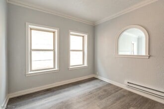 Building Photo - 2840 S Moreland Blvd