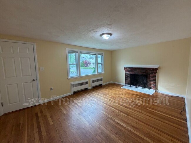 Building Photo - 39 Alpena Ave