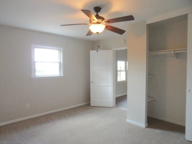 Building Photo - Beautiful 4 Bedroom House with Large Back ...