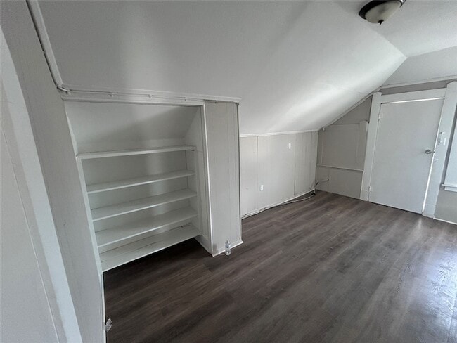 Building Photo - 931 9th Ave