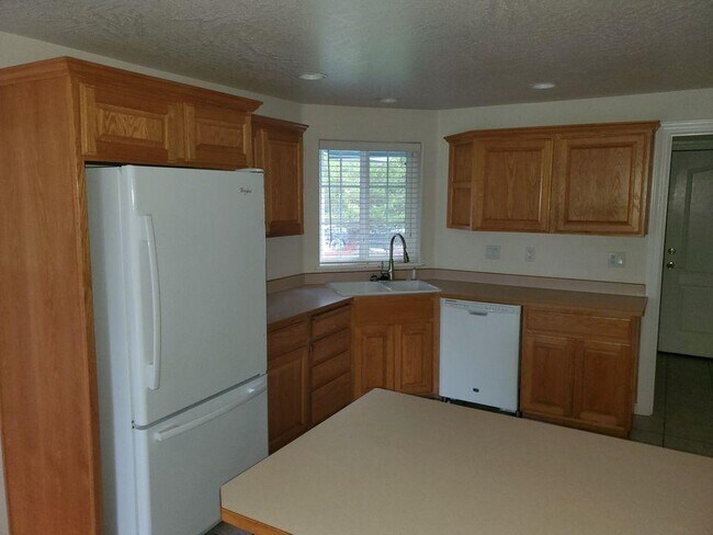 Building Photo - 1674 Nunnwood Ln