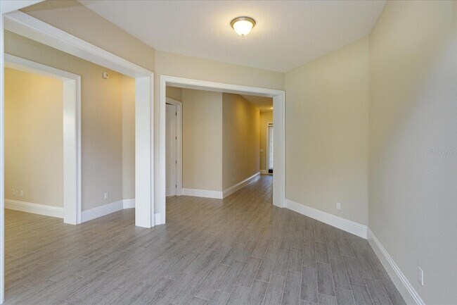 Foto del edificio - 6354 Swanson St