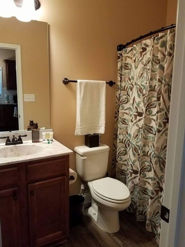 Foto del edificio - 104 Keylock Farm Rd