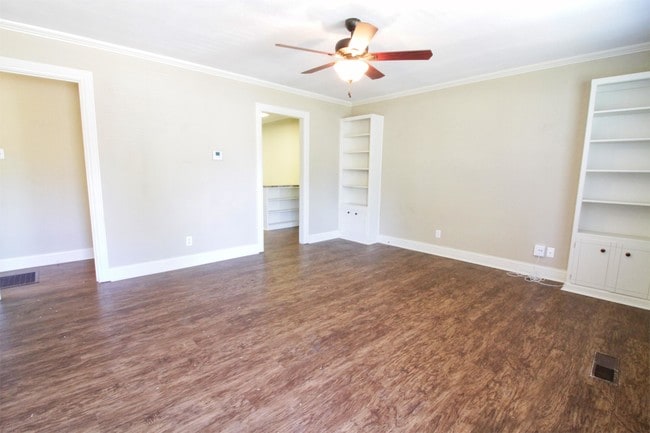Building Photo - 303 N 43rd St